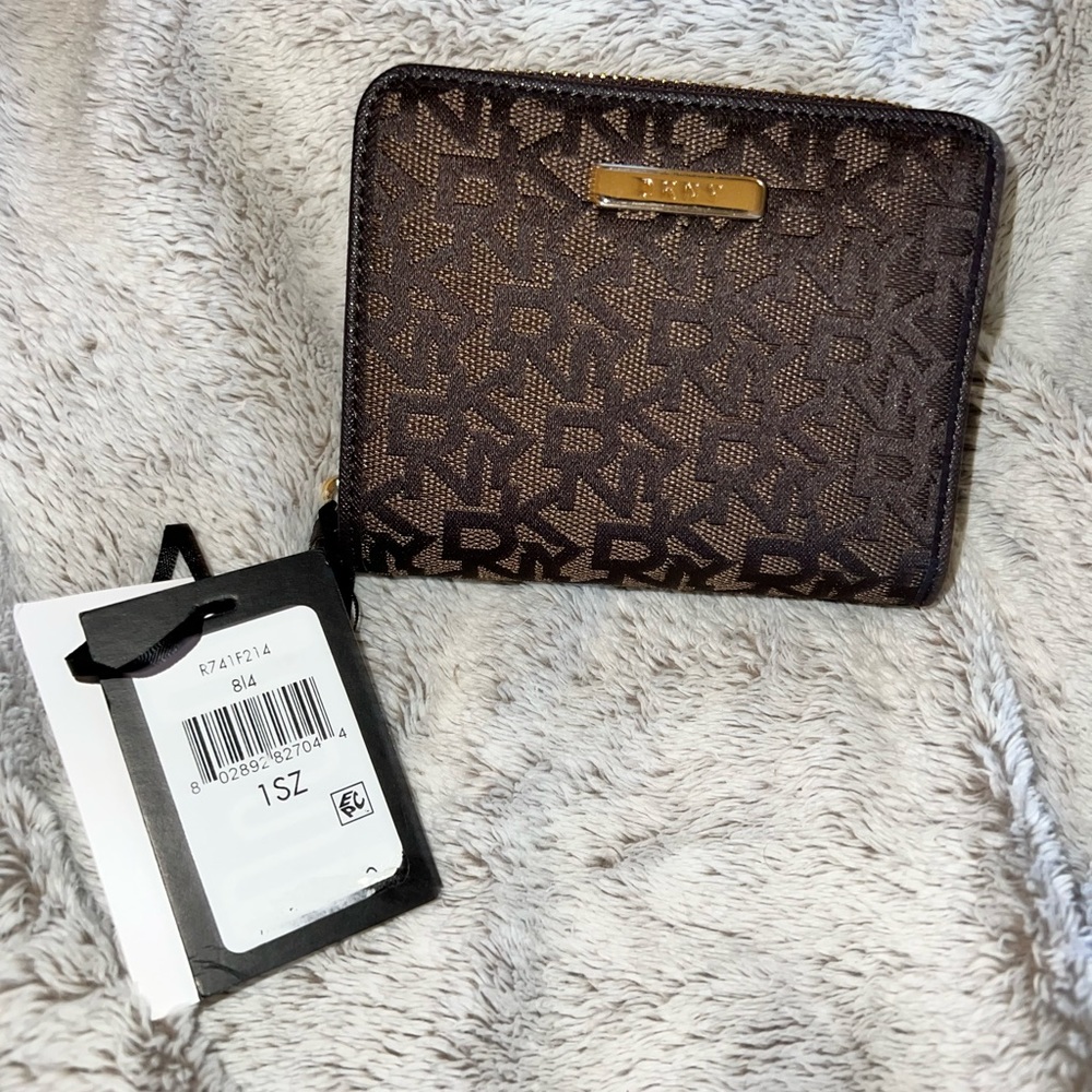 DKNY Bryant Zip-around Wallet